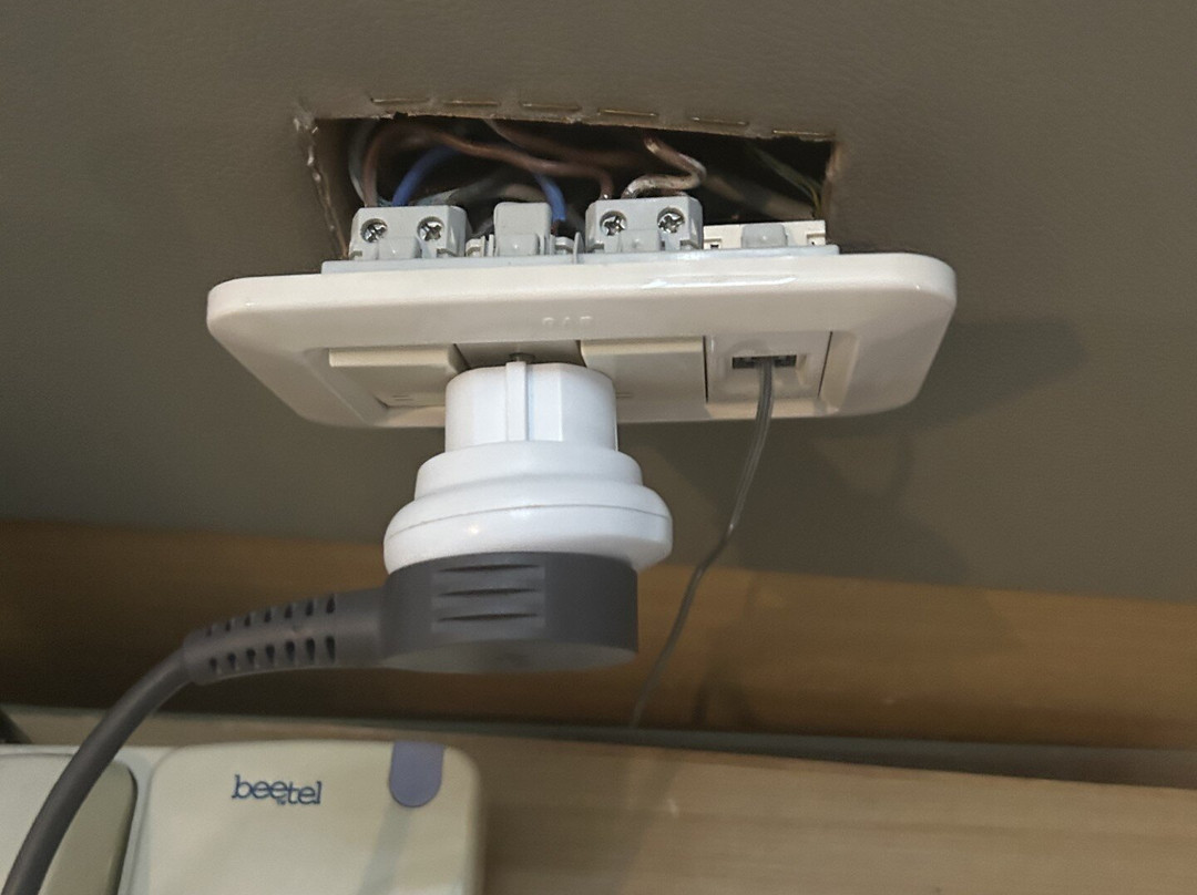 阿布索菲安尼酒店主图