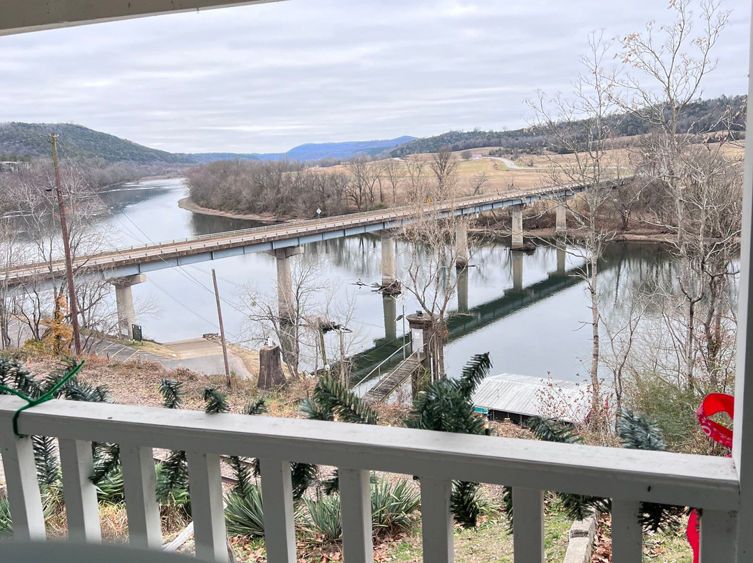 Calico Riverview Inn主图