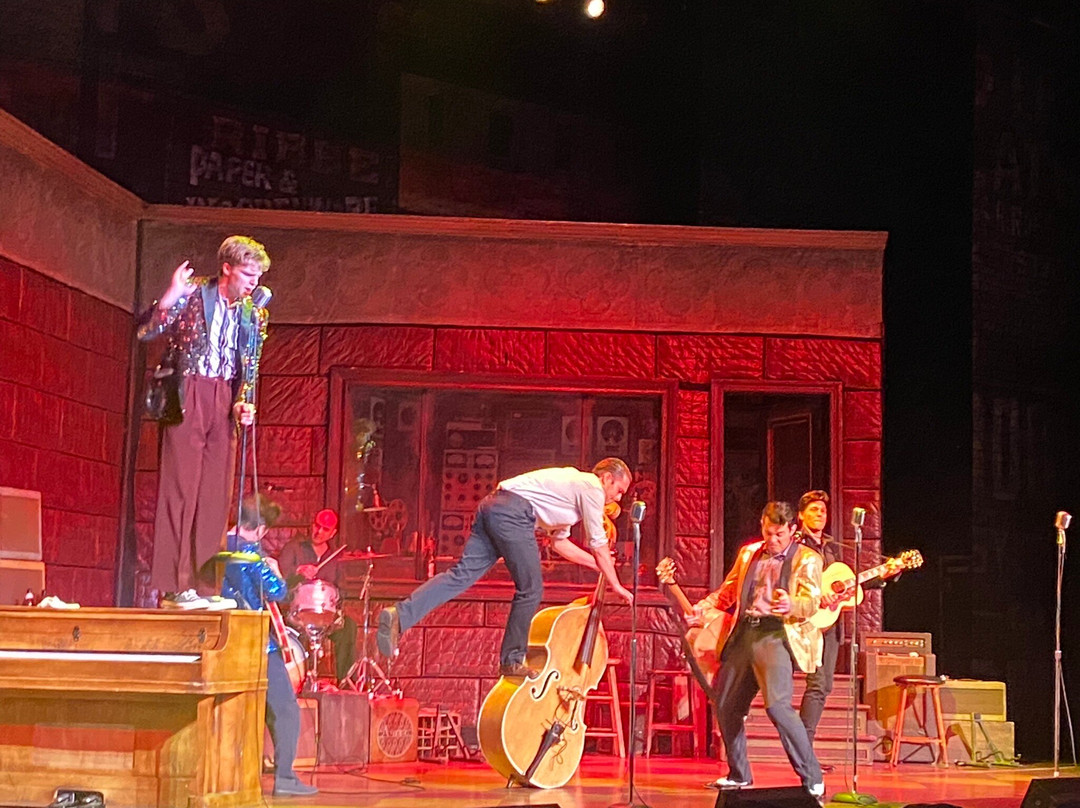 The Richard and Karen Carpenter Performing Arts Center-长滩必去景点