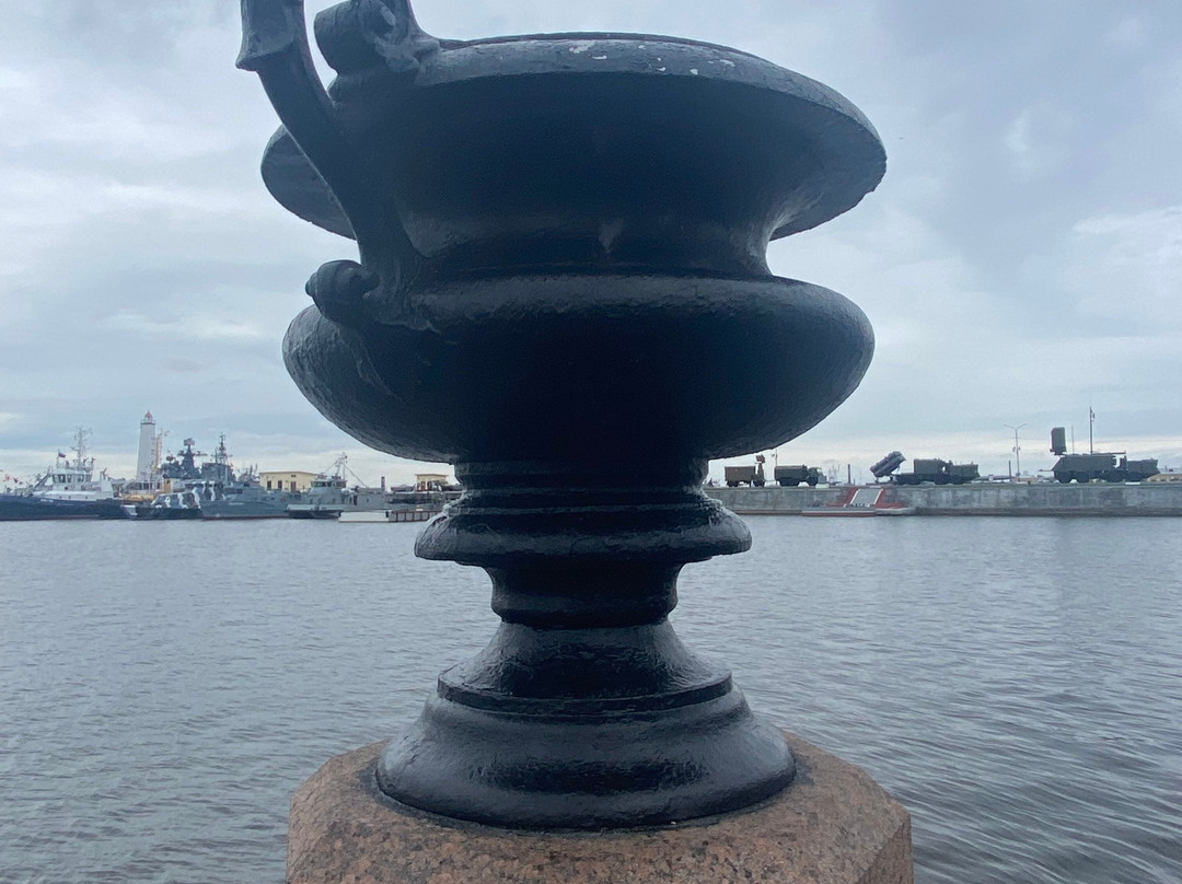 Embankment景点图片