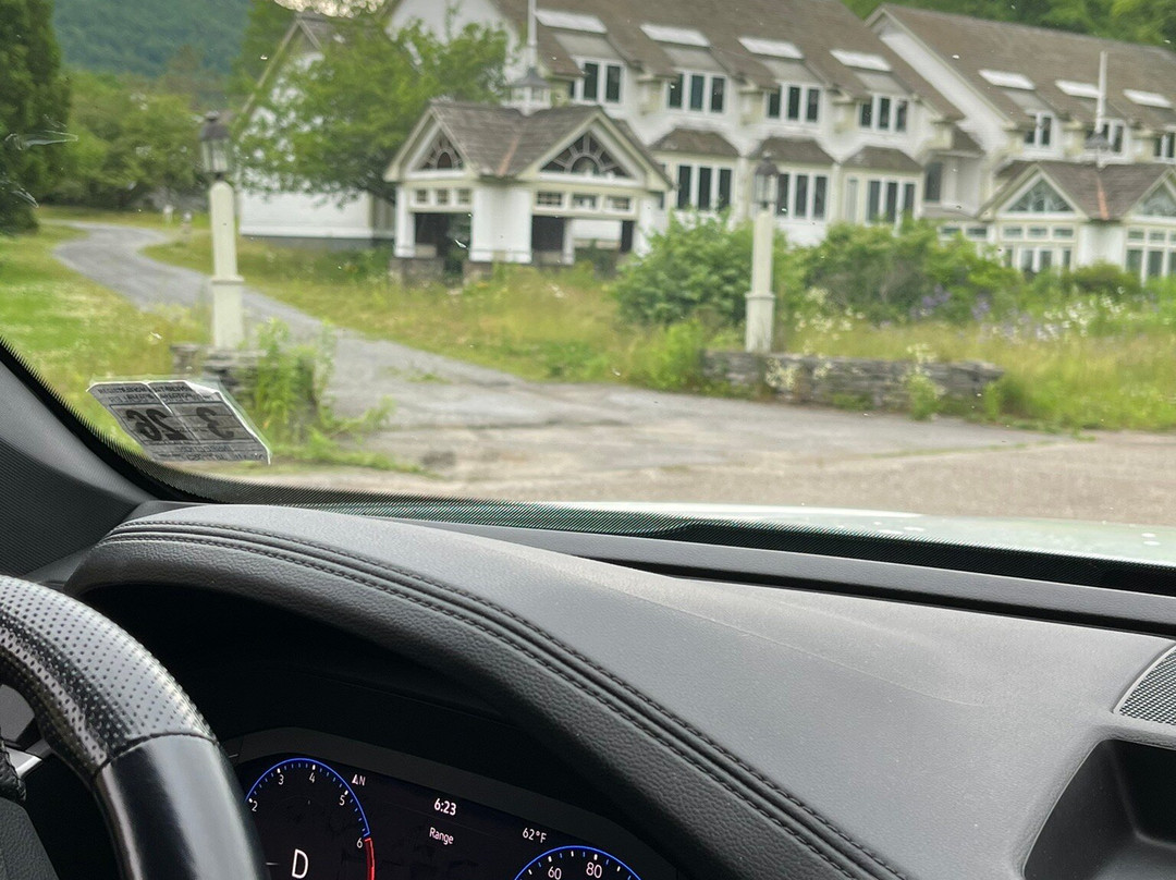 Hawk Inn and Mountain Resort主图