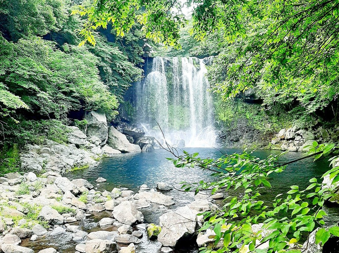 Cheonjeyeon Falls-西归浦市必去景点