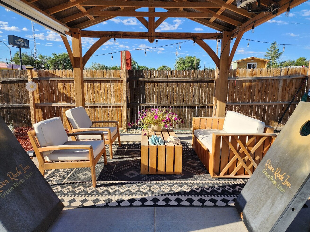 River Rock Inn B&B主图