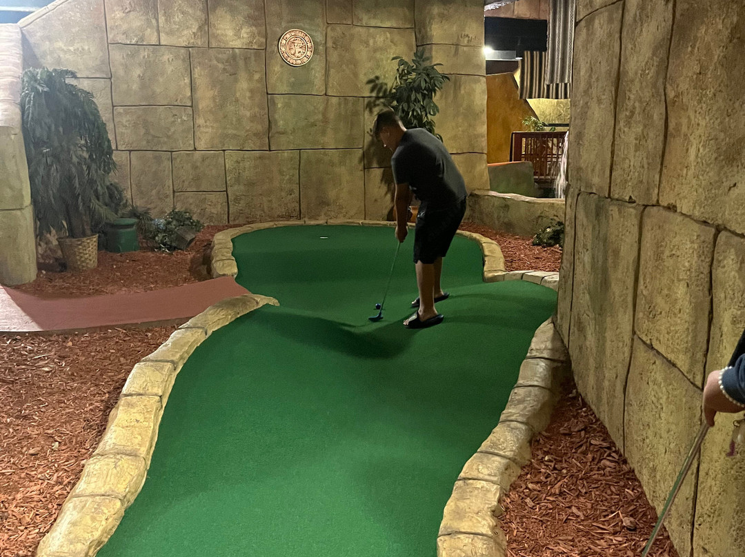 Cancun Lagoon Miniature Golf-美特尔海滩必去景点