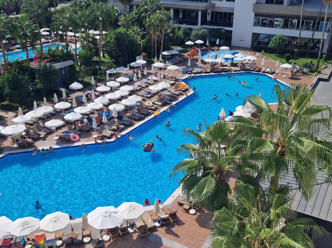 Royal Garden Beach Hotel主图