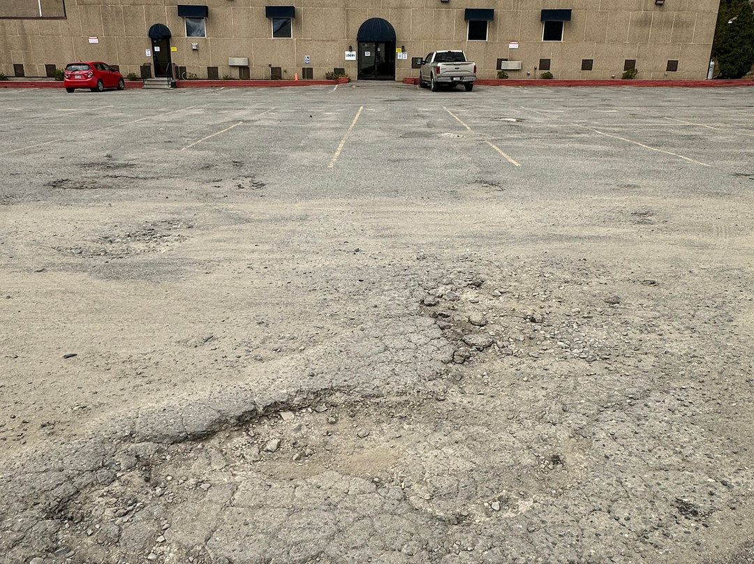 Katahdin Inn And Suites主图