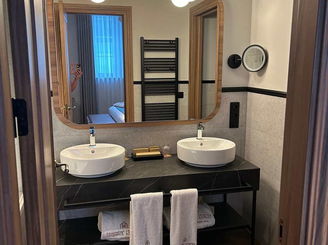 Canfranc Estación, A Royal Hideaway Hotel主图