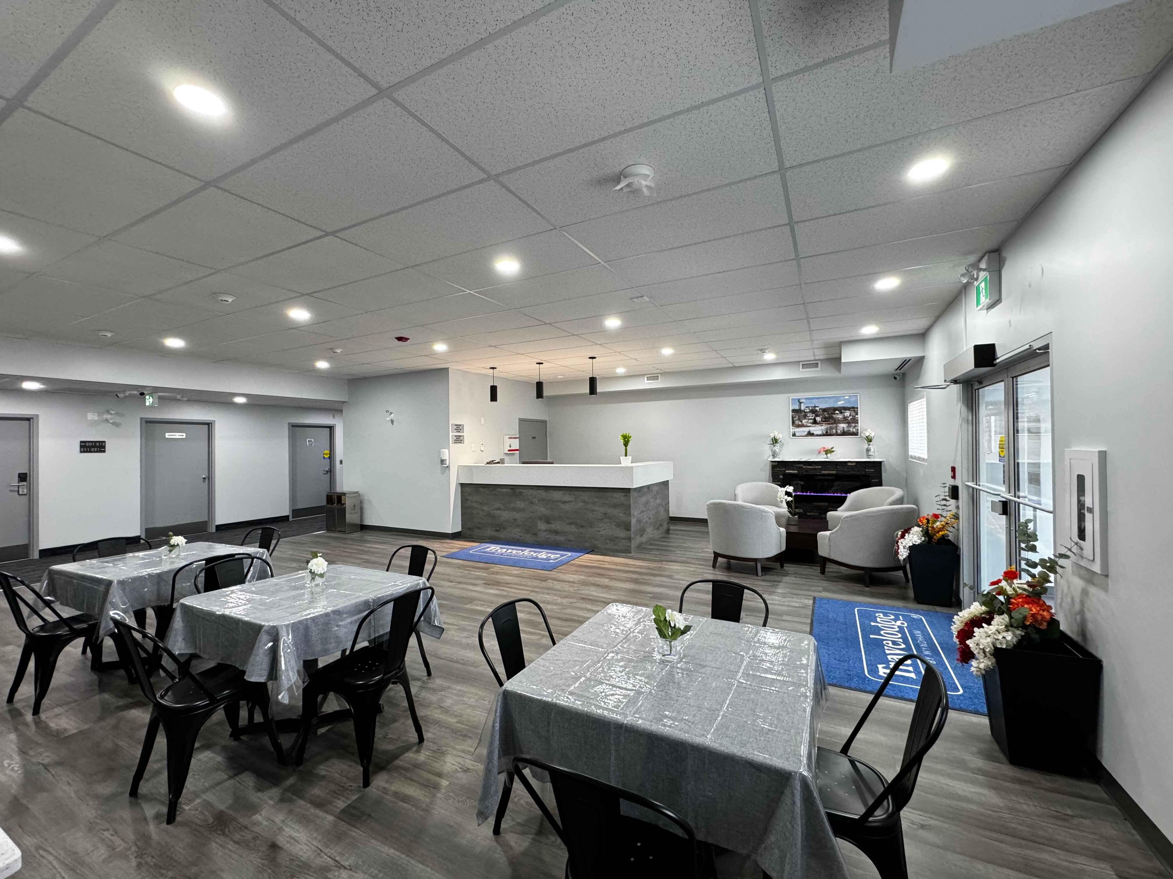 Travelodge By Wyndham Cochrane On-餐饮
