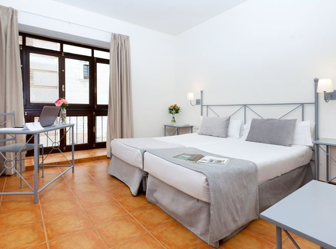 托莱多帝国酒店主图