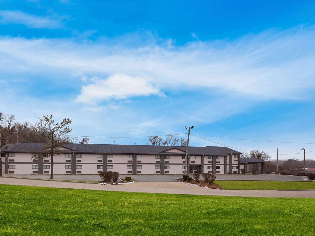 Red Lion Inn & Suites Caseyville