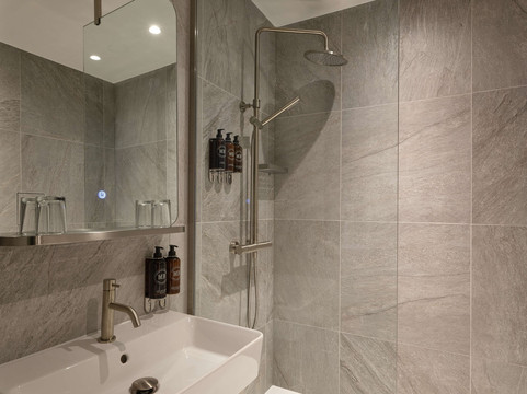 The Resident Edinburgh主图