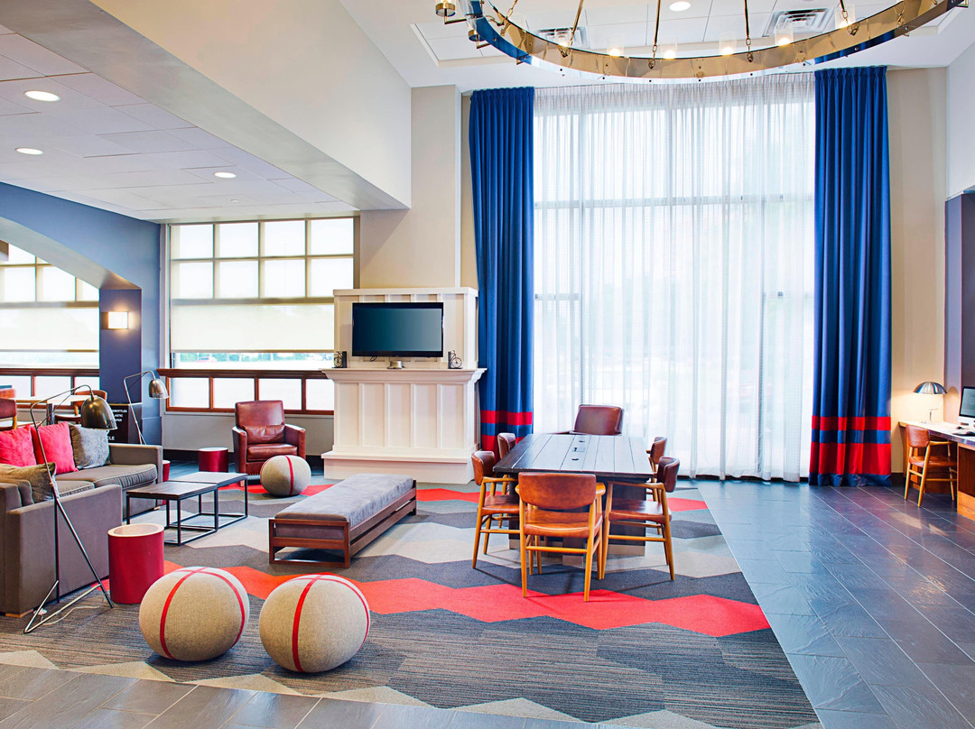 费城机场福朋喜来登酒店主图