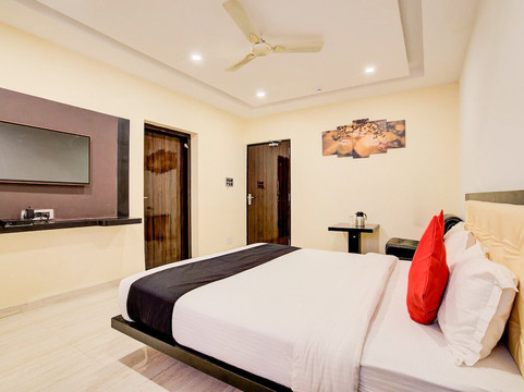Hotel Saffron Suites