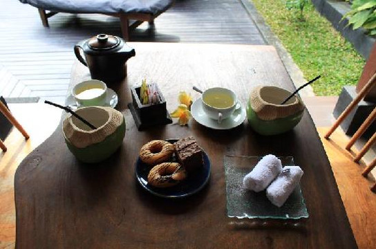 巴厘岛乌布卡娅内穆雅度假村主图