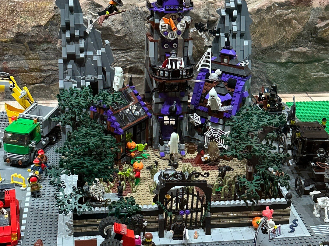 Cantacuzino Castle景点图片