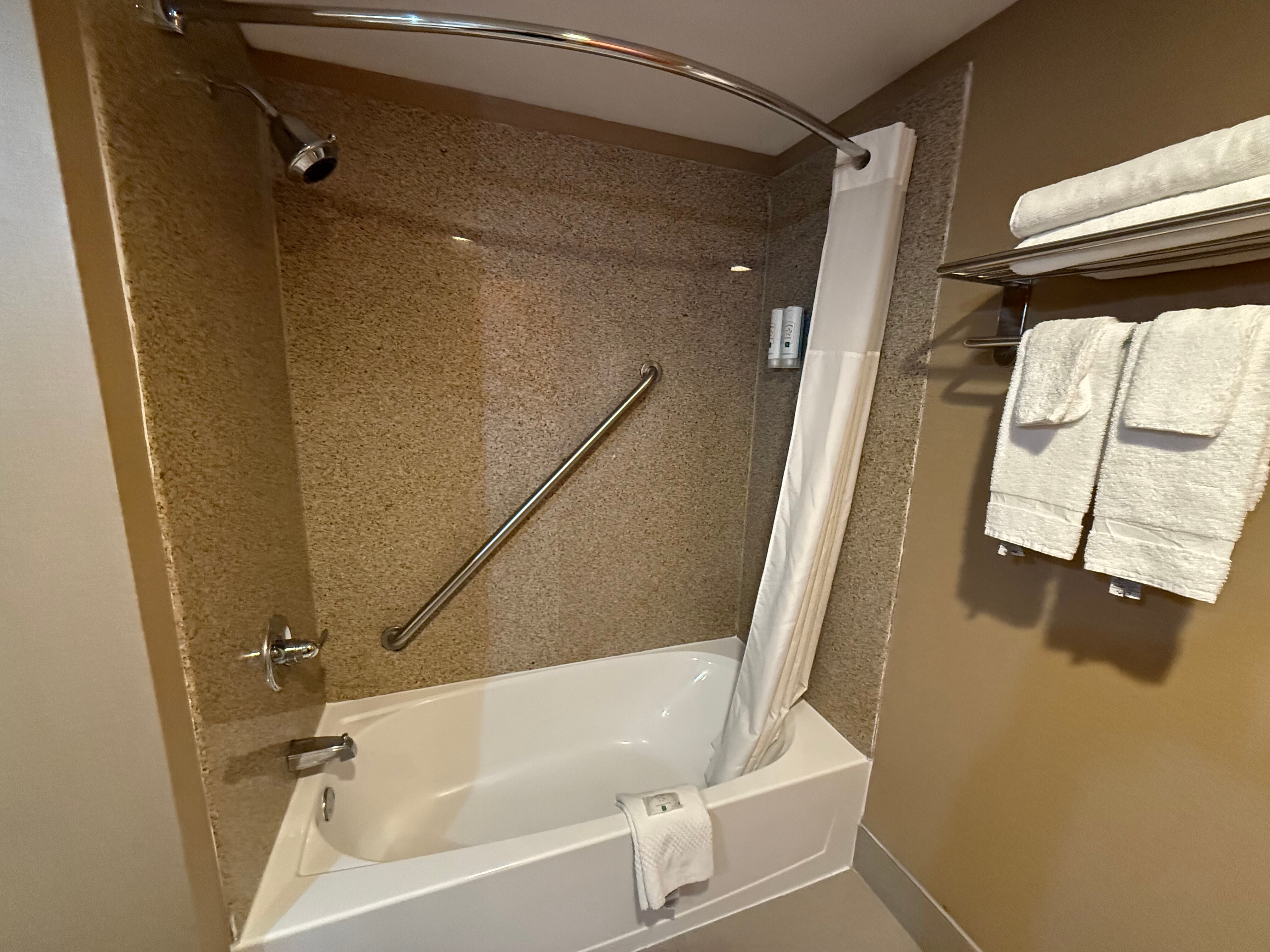 Quality Inn Hackettstown - Long Valley-浴室