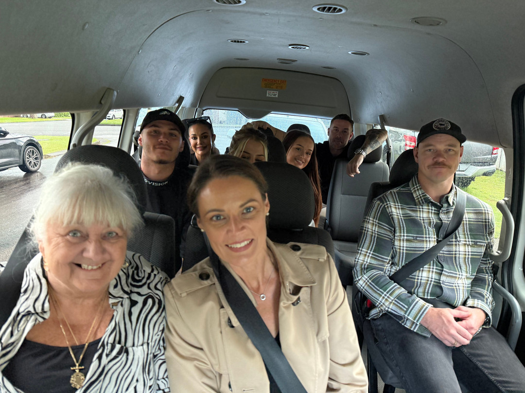 Take Ya There - Small Bus Service with Driver-纽卡斯尔必去景点