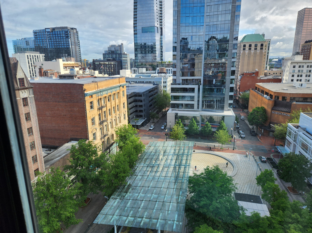 Paramount Hotel主图