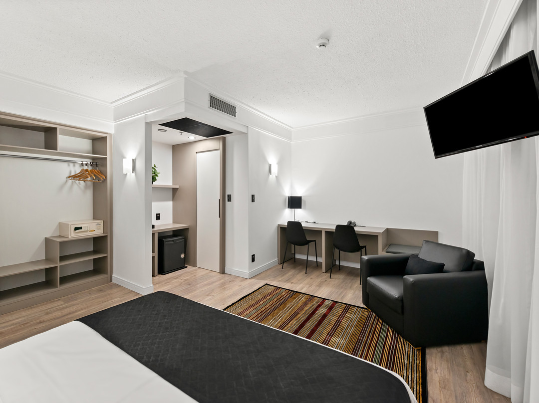 斯拉维罗噶鲁尔豪斯酒店主图