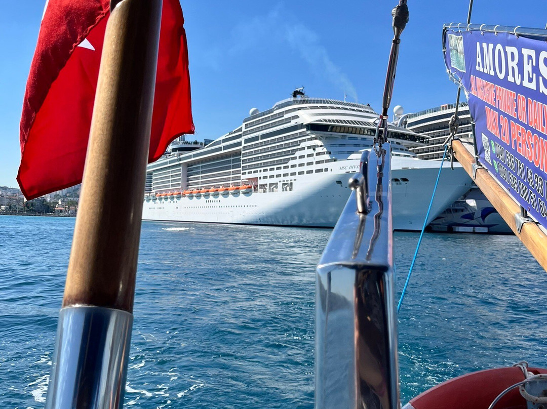 Amores 1 - Boat Tours景点图片