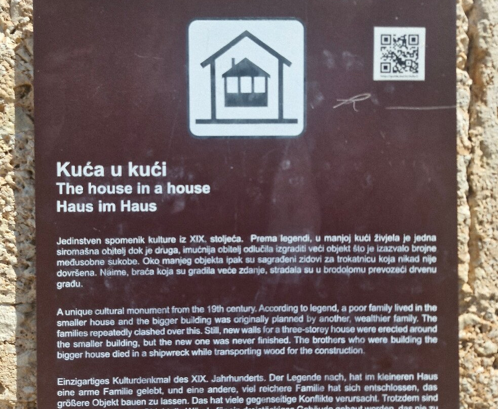 Paloc - House In A House-波尔必去景点