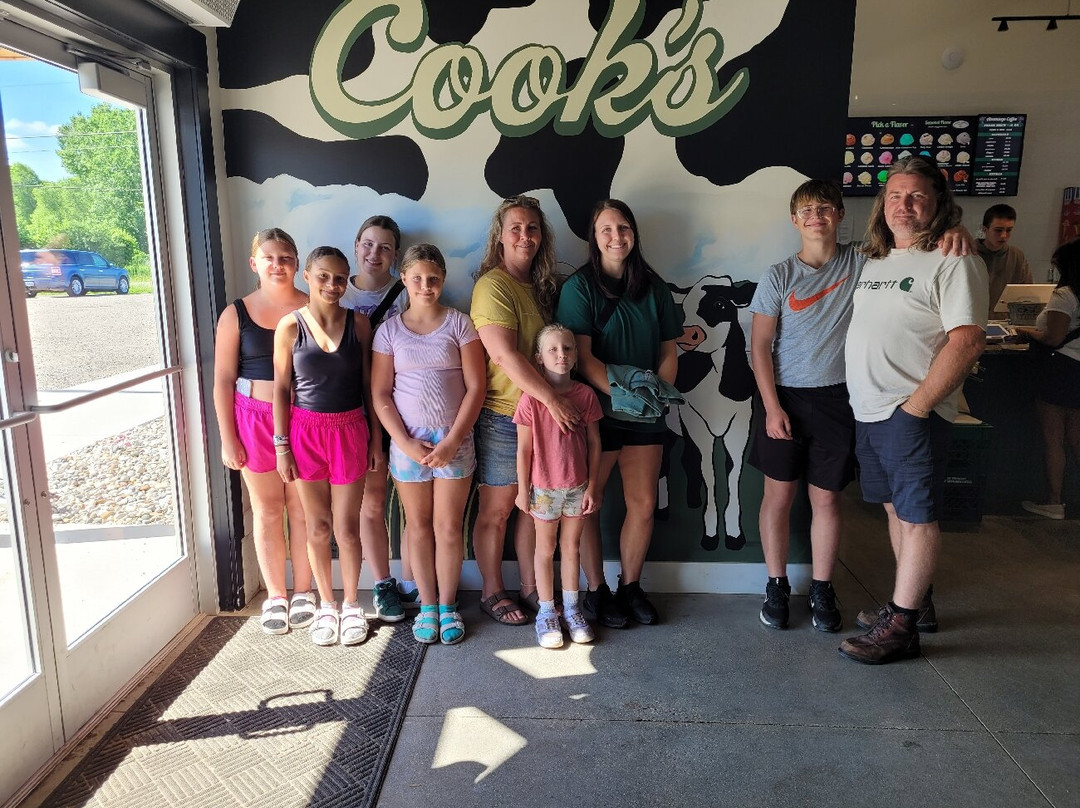 Cook's Farm Dairy-Ortonville必去景点