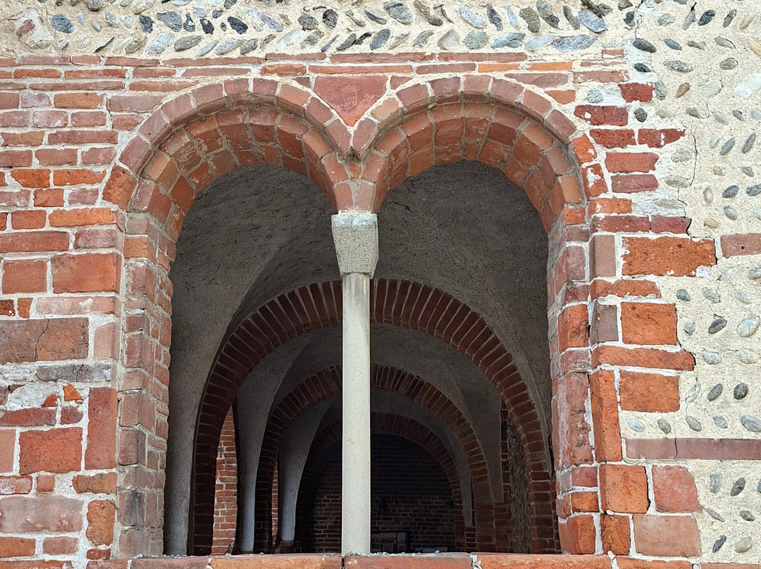 Abbazia Benedettina dei Santi Nazario e Celso-San Nazzaro Sesia必去景点