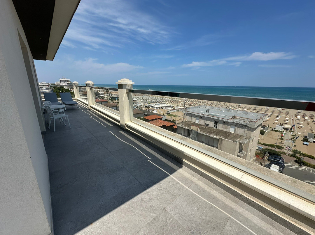 都马里酒店主图