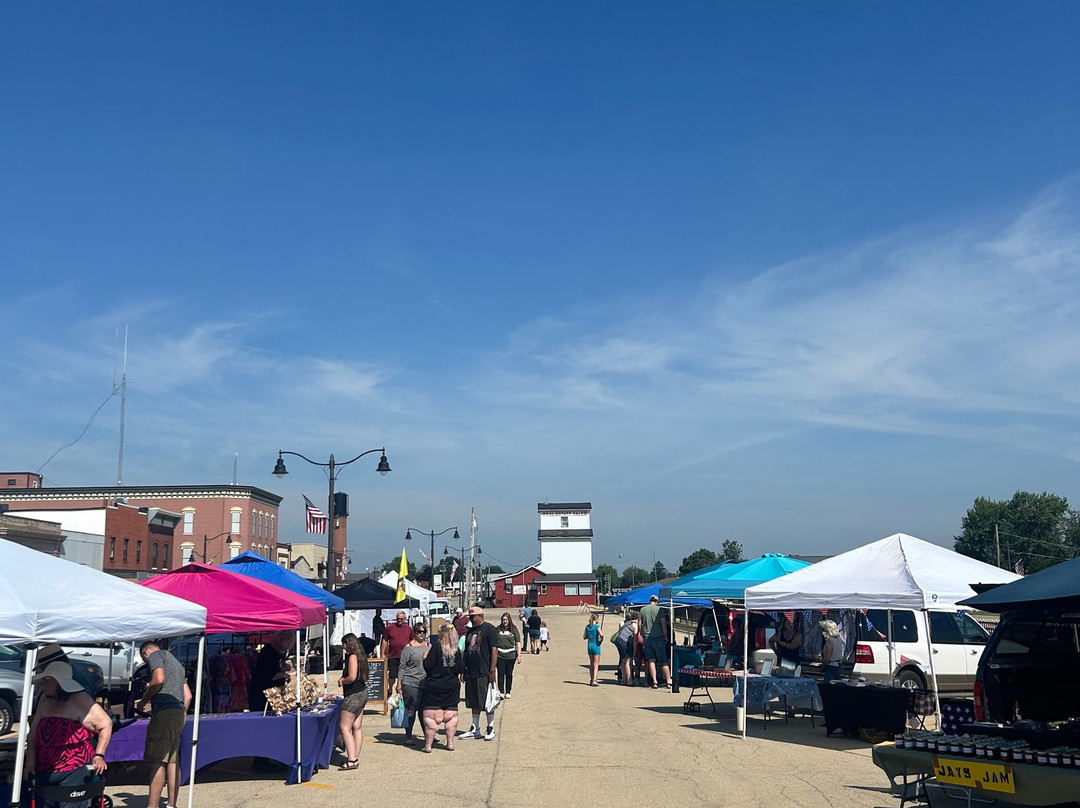 Lena Farmer's Market-Lena必去景点