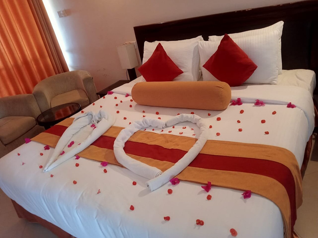 Laya Beach Hotel主图