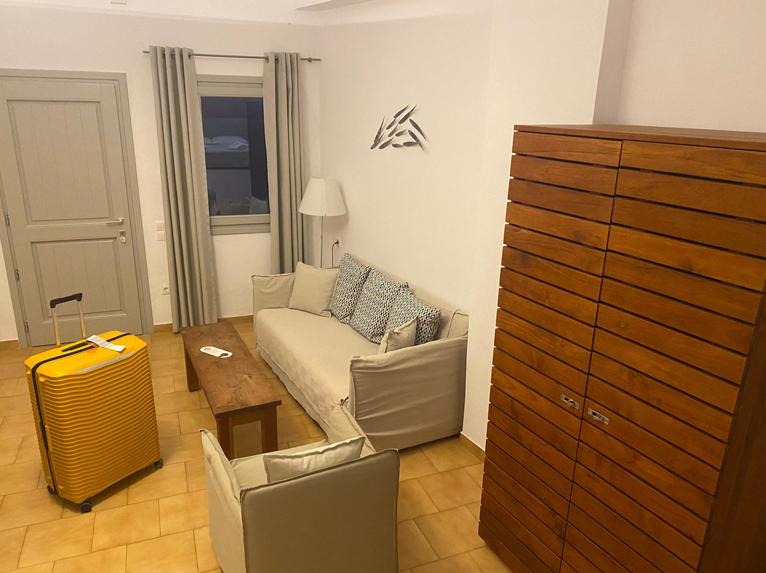 马诺斯小世界酒店主图