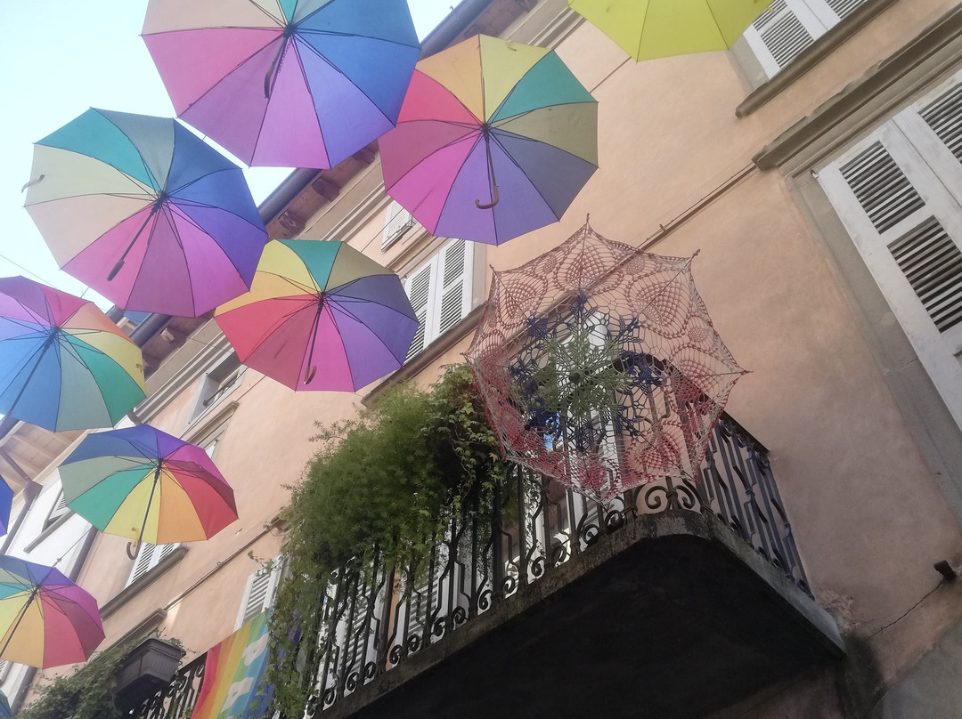 La via degli ombrelli-Pisogne必去景点