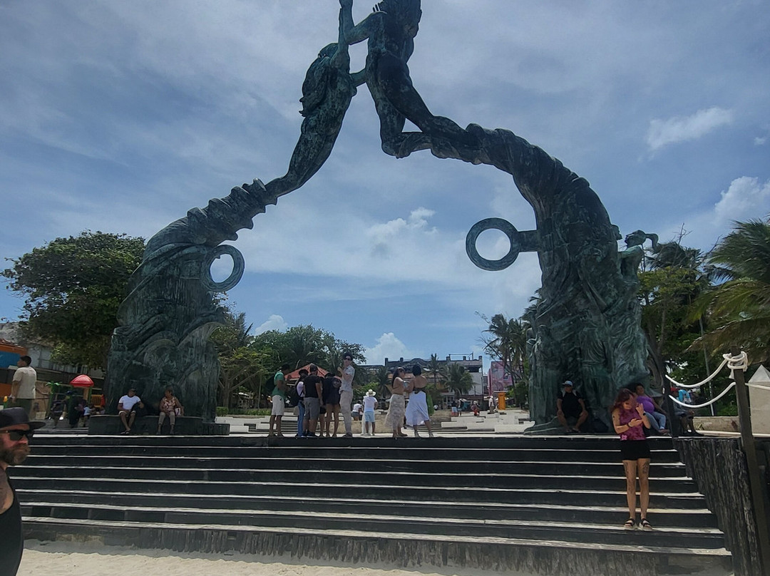 Parque Los Fundadores-普拉亚德尔卡曼必去景点