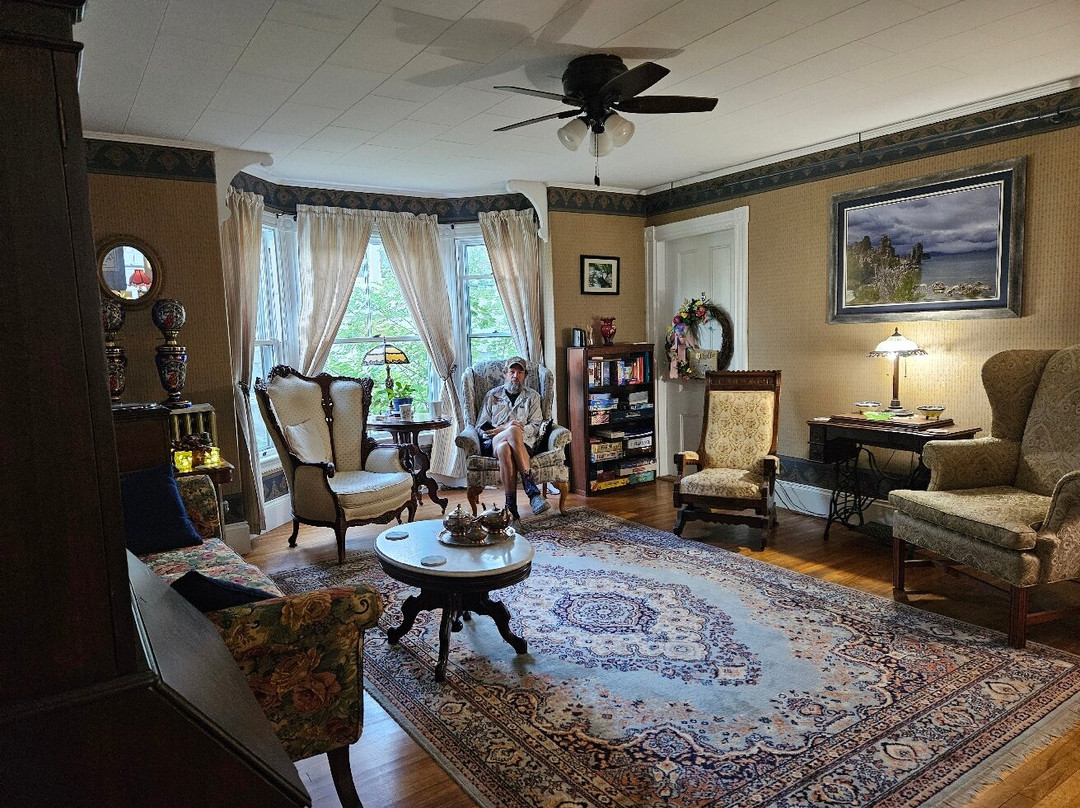 Holidae House Bed & Breakfast主图