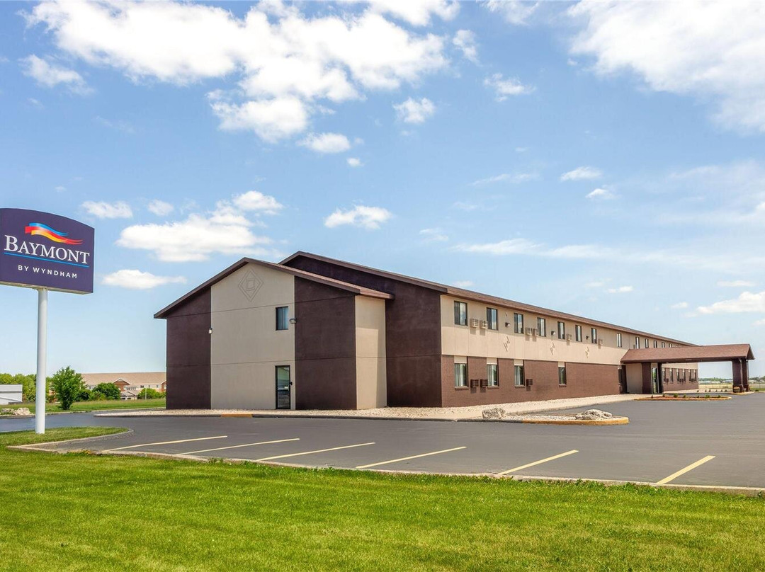 Baymont By Wyndham Oshkosh Airport
