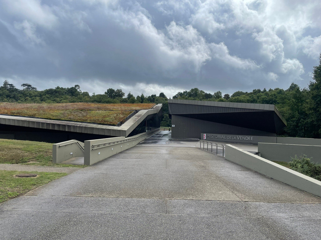 Historial of Vendee-Les Lucs-sur-Boulogne必去景点