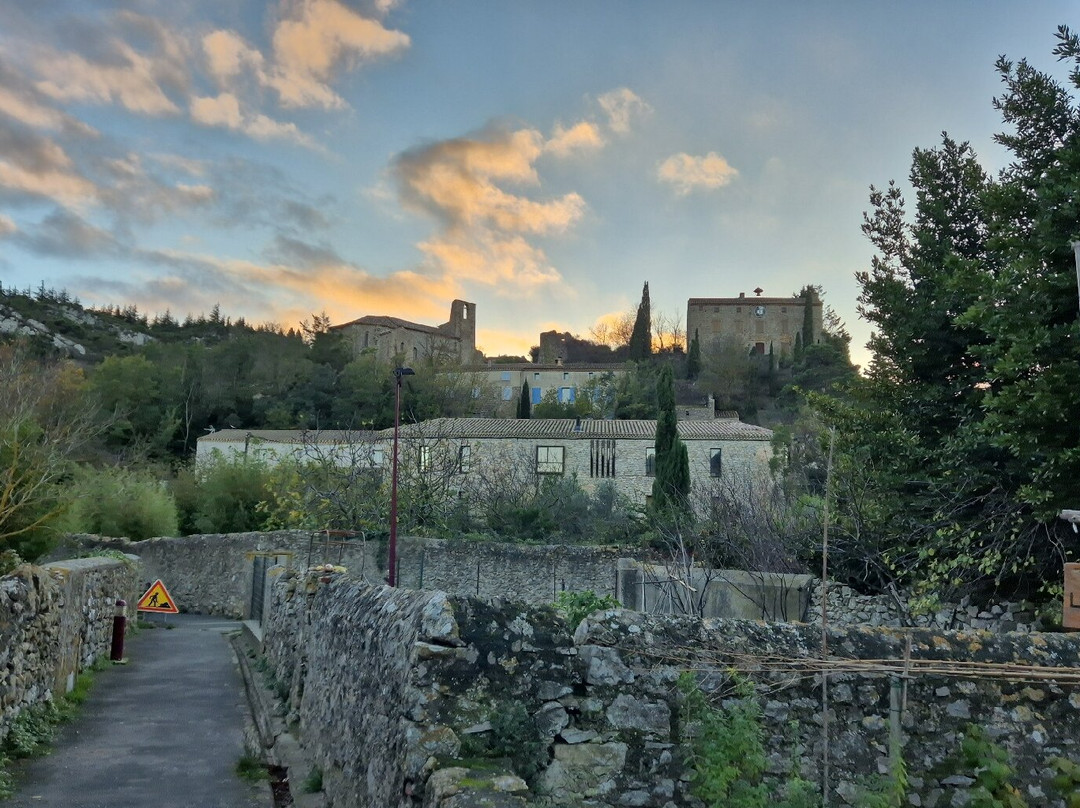 Eglise Sainte-Leocadie-Fontjoncouse必去景点