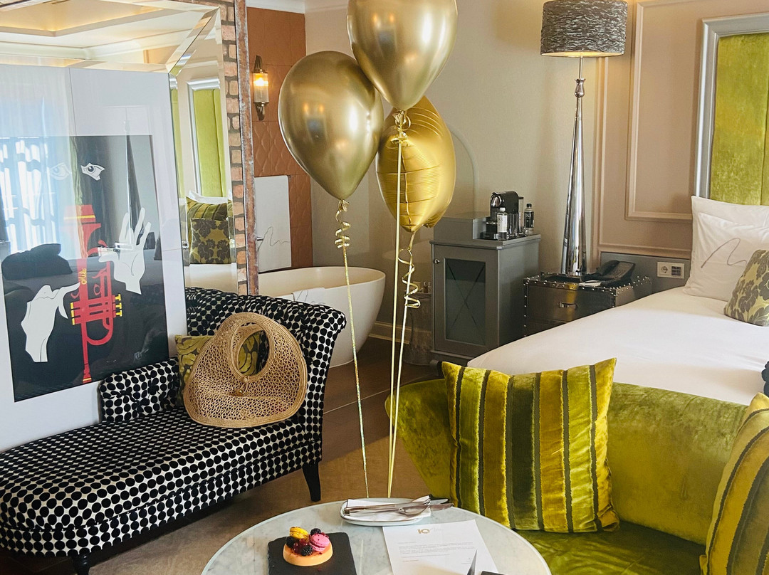 布达佩斯阿丽亚酒店主图