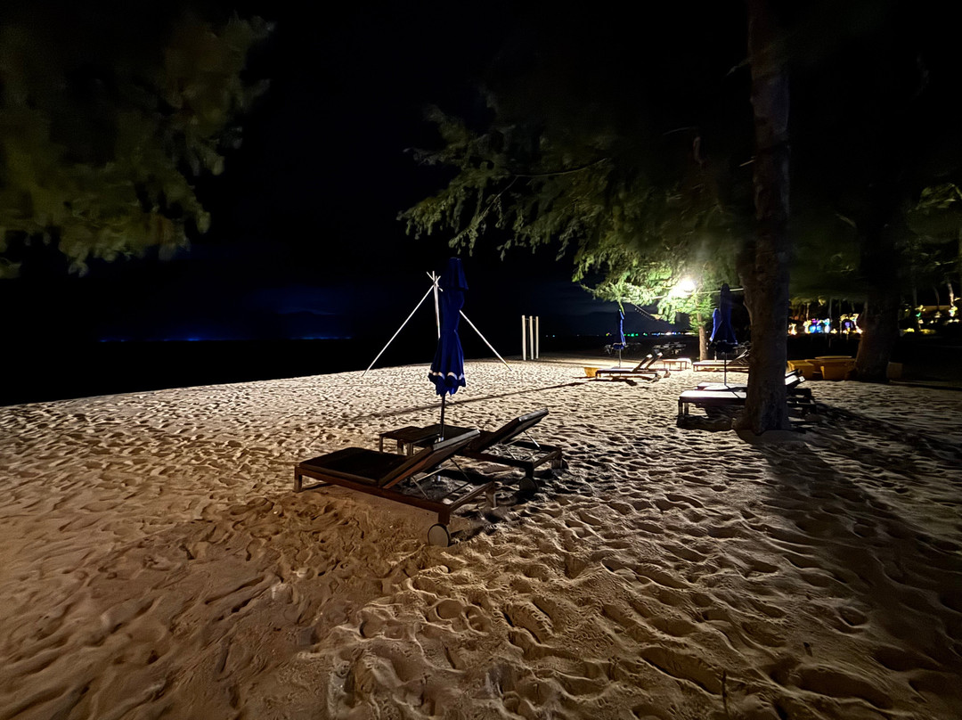 春地海滩度假村主图