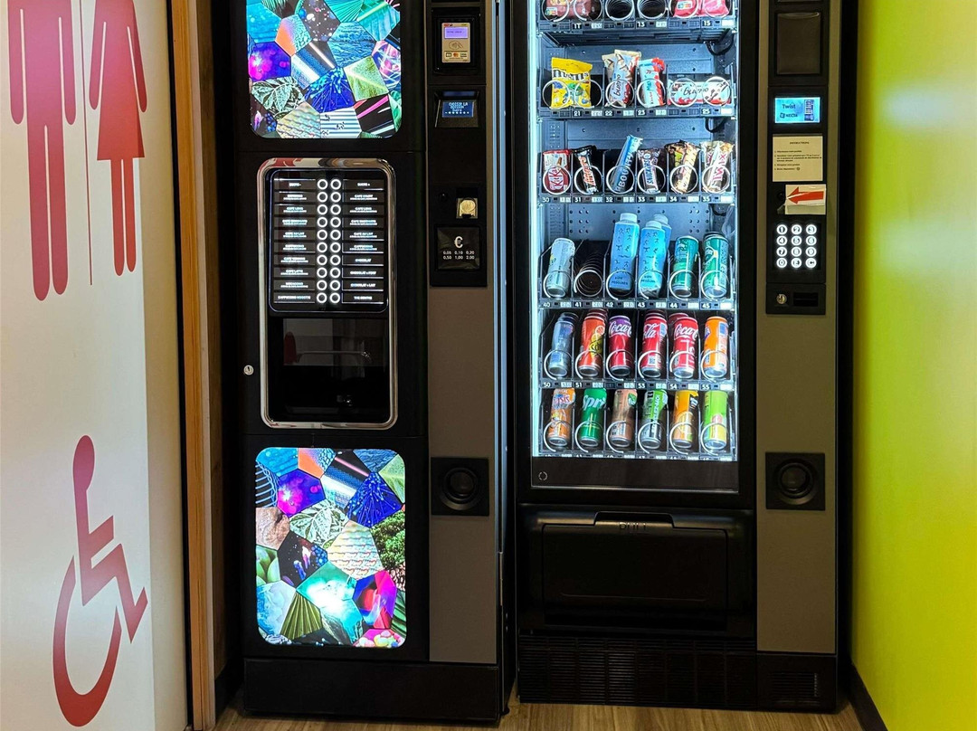 宜必思快捷昂古莱姆中心酒店主图