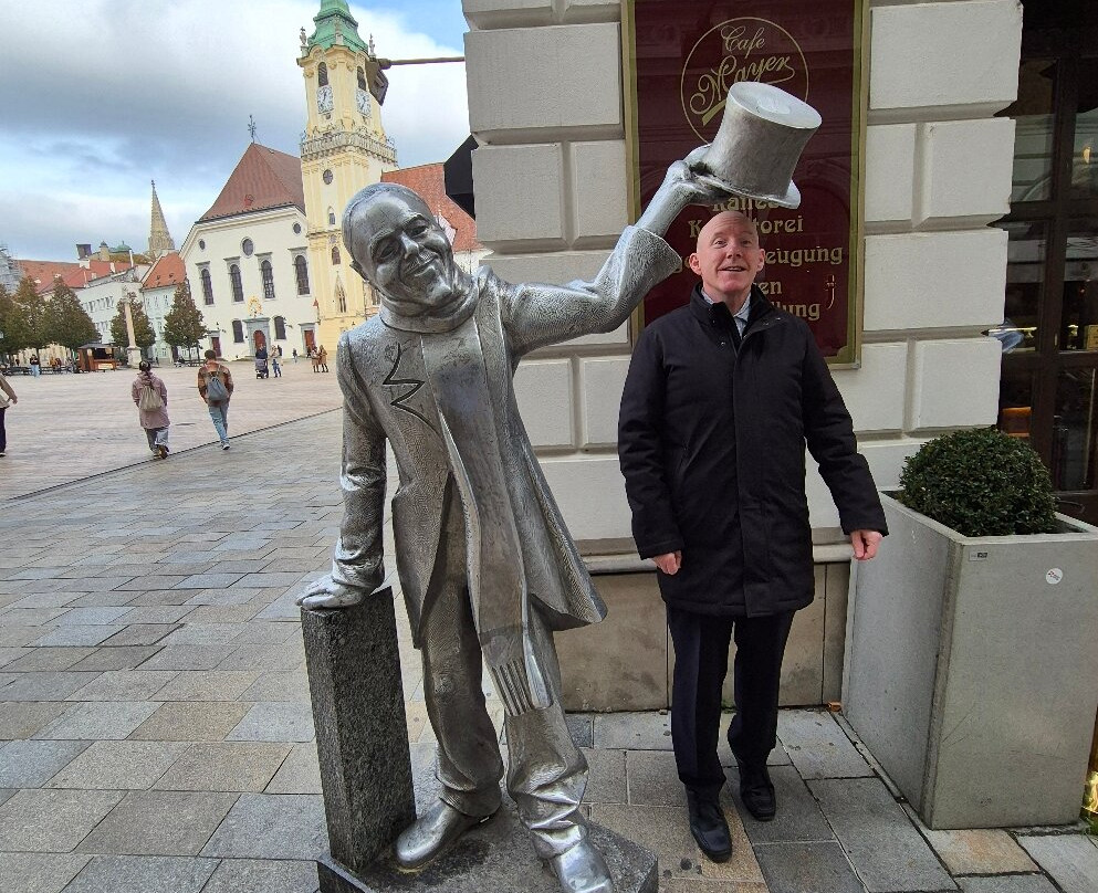 Schone Naci Statue-布拉迪斯拉发必去景点