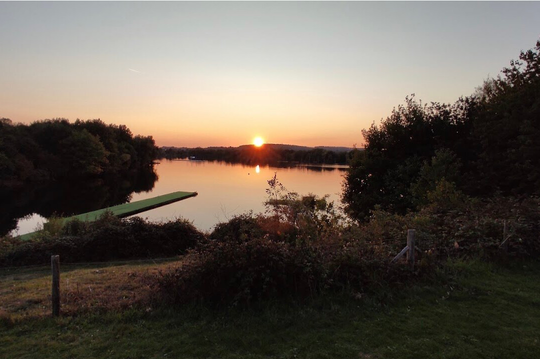 水上运动公司-Redhill必去景点