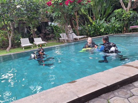 Mydas Dive Center-佩母德兰必去景点