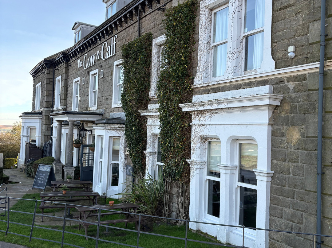 The Cow & Calf by Innkeeper's Collection主图