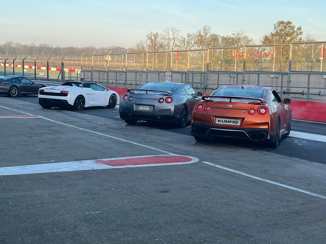 Everyman Driving Experiences-Hoton必去景点