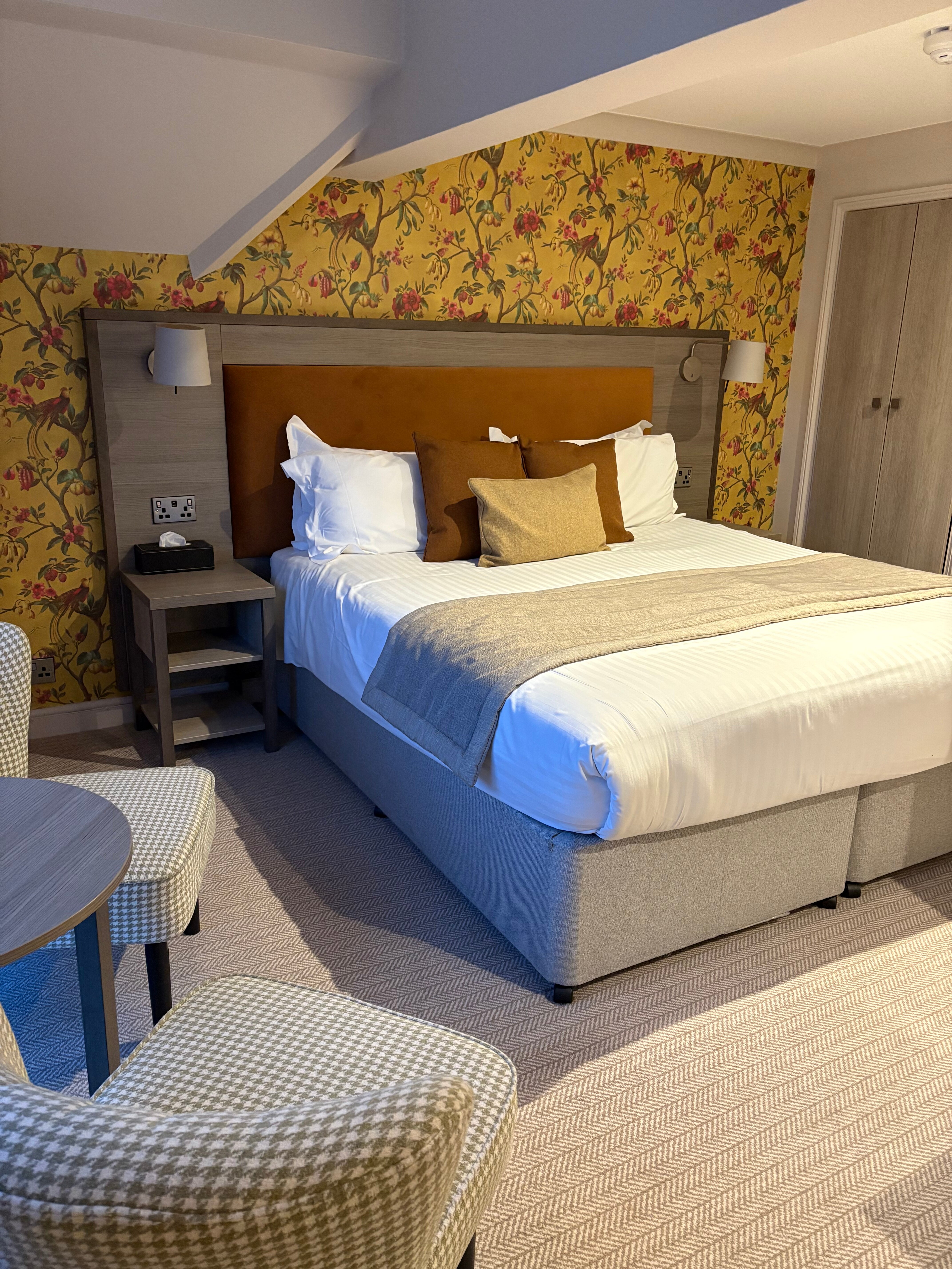 霍尔特酒店-官方