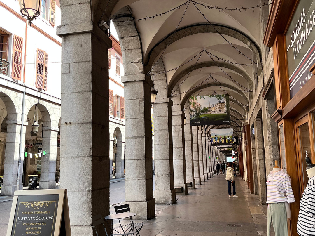 Ville Ancienne-尚贝里必去景点