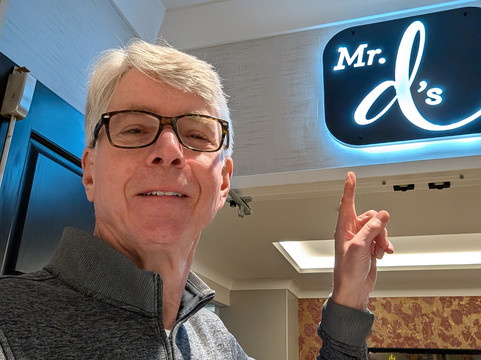 奥尔巴尼德斯蒙德皇冠假日酒店主图