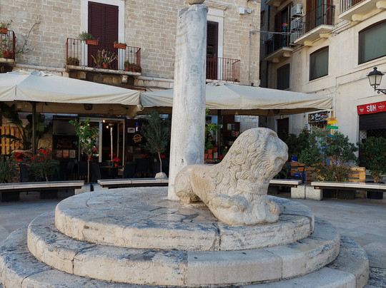 Colonna della giustizia-巴里必去景点