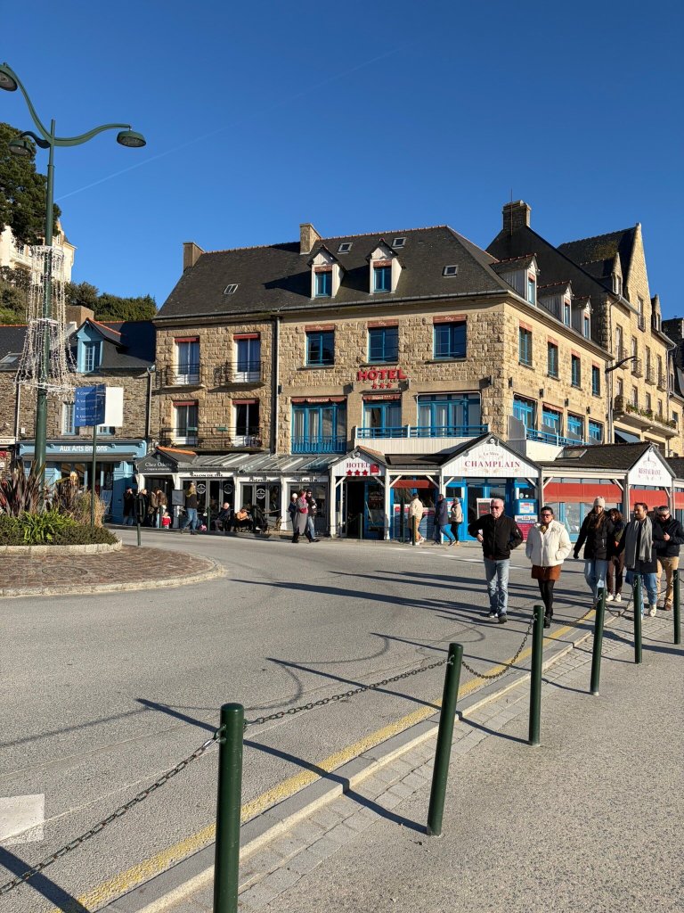 La Mere Champlain Hotel Restaurant-官方